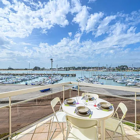 - Duplex 3 Pieces Avec Piscine, Parking Et Balcon A 600m De La - Fr-1-479-176 Étel