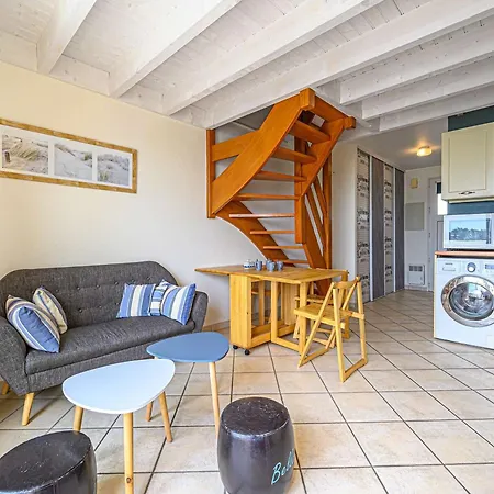 - Duplex 3 Pieces Avec Piscine, Parking Et Balcon A 600m De La - Fr-1-479-176 Étel